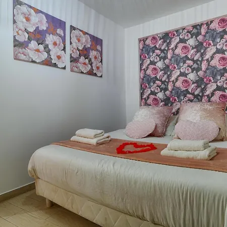 Appartement La Vie En Rose / Jacuzzi *
